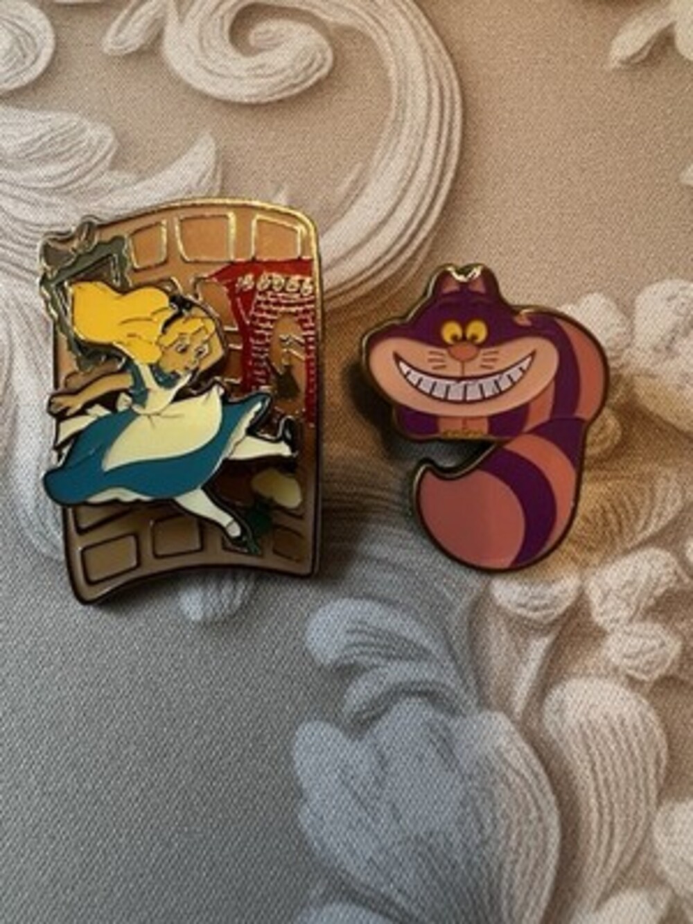 2 Alice in Wonderland Loungefly Pins Disney